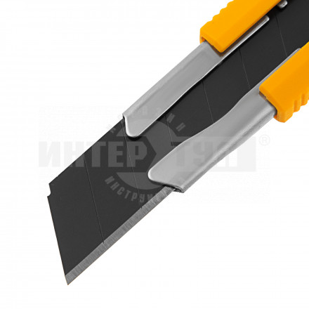 Нож, 18 мм, сменное лезвие, SK4, метал. направляющая, клипса, нажимной фиксатор// Denzel [3]  купить в Хабаровске
